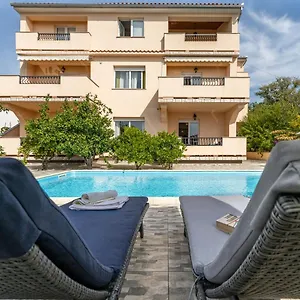 Juric Apartments-rab Apartment Palit